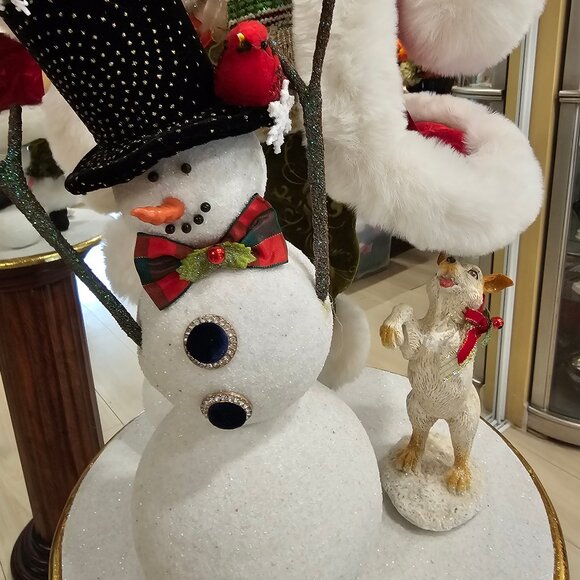 Mark Roberts Santa Building a Snowman, 22" - Picture 4 of 12